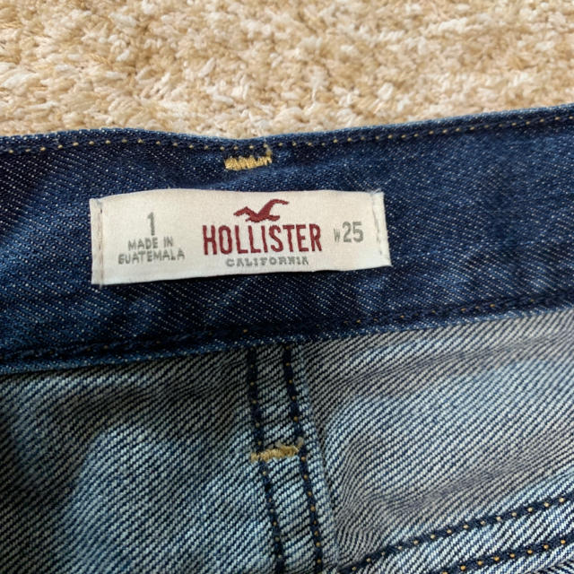 Hollister(ホリスター)のHOLLISTER ダメージデニム 濃い インディゴ ストレート ボーイフレンド レディースのパンツ(デニム/ジーンズ)の商品写真