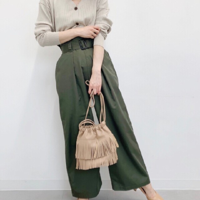 新品♥️GU✨ワイドパンツ