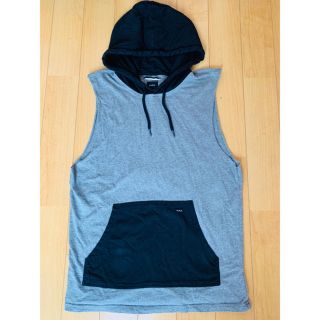 ルーカ(RVCA)のRVCA Sサイズ　フード付き袖無しシャツ(シャツ)