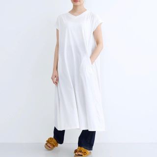 ニコアンド(niko and...)の新品　merlot 新品　ロングワンピース　Tシャツ ワンピース　白　メルロー(Tシャツ(半袖/袖なし))