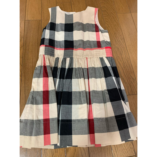 BURBERRY(バーバリー)の最終お値下げ☆バーバリー キッズワンピース 6Ｙ キッズ/ベビー/マタニティのキッズ服女の子用(90cm~)(ワンピース)の商品写真