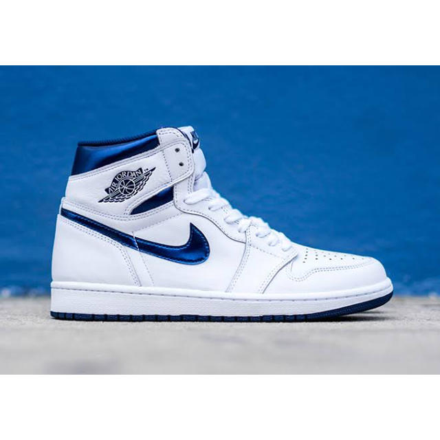 JORDAN 1 RETROHIGHOG WHITE/METALLIC NAVY状態