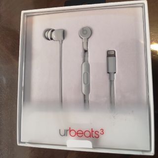 ビーツバイドクタードレ(Beats by Dr Dre)のBeats by Dr.Dre URBEATS3 iPhone 用イアフォン(ヘッドフォン/イヤフォン)