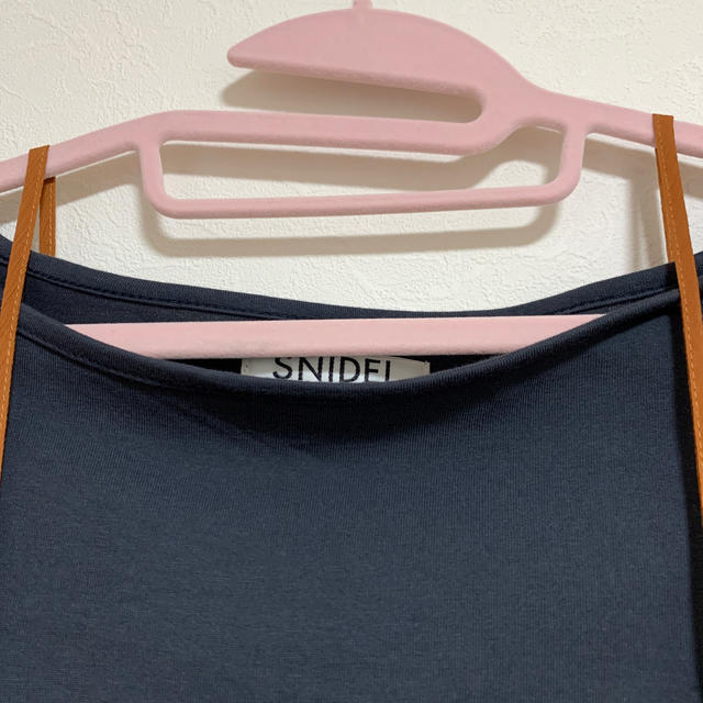 SNIDEL(スナイデル)の【値下げしました】美品　スナイデル  SNIDEL キャミワンピース　セット レディースのワンピース(ひざ丈ワンピース)の商品写真