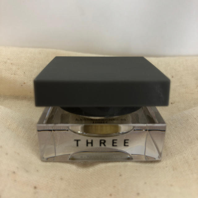 THREE(スリー)のthree デアリングヴォヤージャー02(生産終了) コスメ/美容のベースメイク/化粧品(アイシャドウ)の商品写真