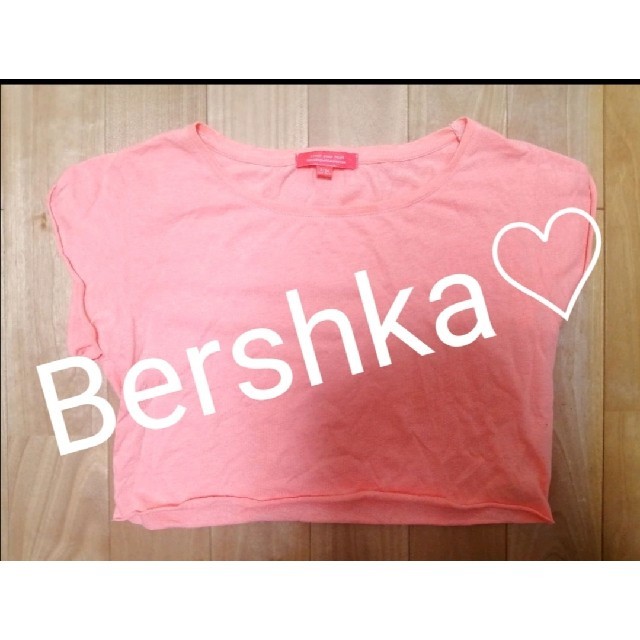 Bershka(ベルシュカ)のBershka♡ショート丈 Tシャツ カットソー トップス ネオンピンクカラー レディースのトップス(Tシャツ(半袖/袖なし))の商品写真