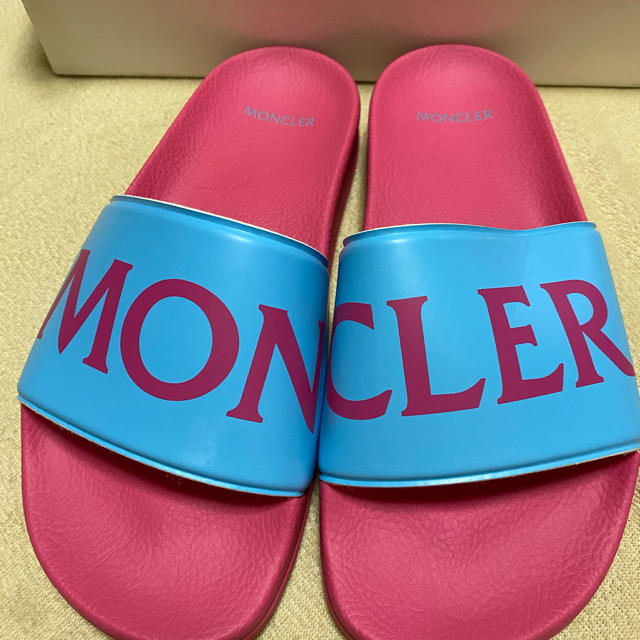 MONCLER(モンクレール)のモンクレールサンダル　23センチ新品 キッズ/ベビー/マタニティのキッズ靴/シューズ(15cm~)(サンダル)の商品写真