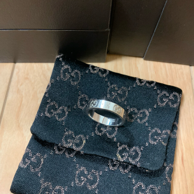 Gucci(グッチ)の専用　GUCCI 指輪　10号　ホワイトゴールド レディースのアクセサリー(リング(指輪))の商品写真