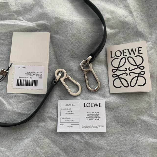 LOEWE(ロエベ)のLOEWE ロエベ　パズルバッグ　スモールサイズ　ブラック レディースのバッグ(ショルダーバッグ)の商品写真