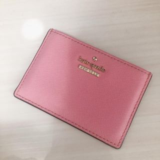 ケイトスペードニューヨーク(kate spade new york)の【専用】kate spade パスケース(名刺入れ/定期入れ)