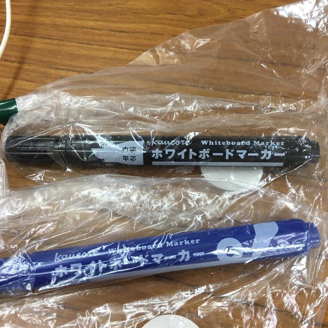 トンボ鉛筆(トンボエンピツ)の強力ステックのり ＆ マーカー2本 インテリア/住まい/日用品のオフィス用品(オフィス用品一般)の商品写真