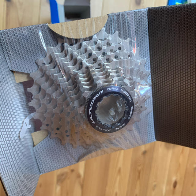 SHIMANO RD-R8000-SS & CS-R8000 11-28T SHIMANO RD-R8000-SS & CS-R8000 11-28T