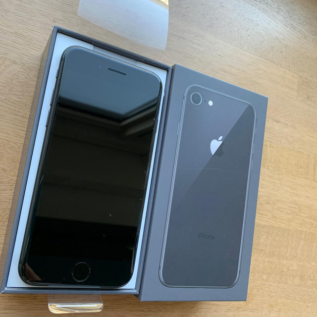 iPhone8 space Gray(64GB) 1