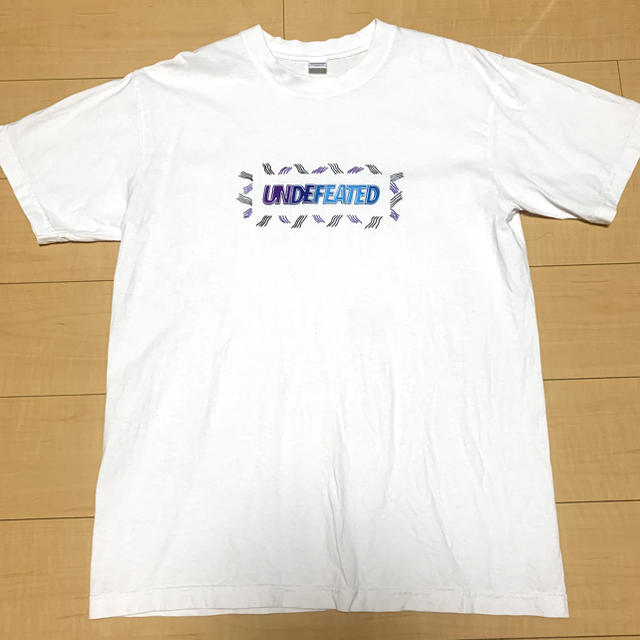 UNDEFEATED(アンディフィーテッド)のundefeated ロゴTシャツ メンズのトップス(Tシャツ/カットソー(半袖/袖なし))の商品写真