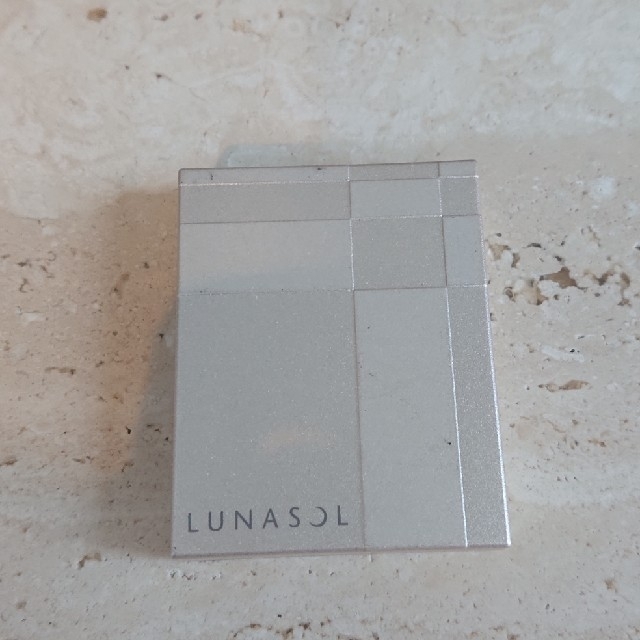 LUNASOL(ルナソル)のLUNASOL サンドパステルアイズ 限定 コスメ/美容のベースメイク/化粧品(アイシャドウ)の商品写真