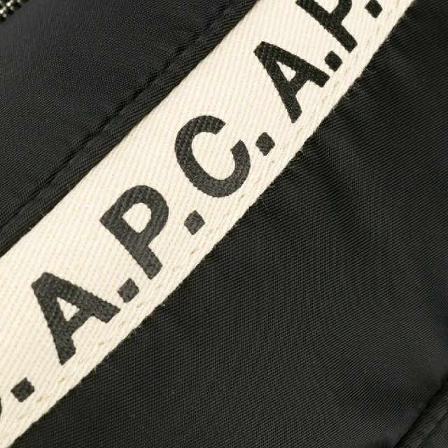 A.P.C(アーペーセー)のn様専用　APC ウエストポーチ　ヒップバッグ　ブラック レディースのバッグ(ボディバッグ/ウエストポーチ)の商品写真