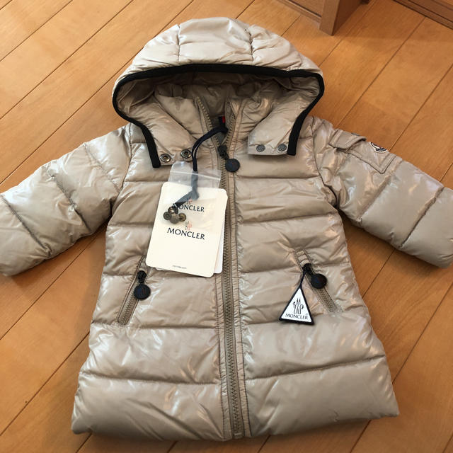 MONCLER(モンクレール)のcoco様専用　新品　モンクレール　ダウンコート　6-9m キッズ/ベビー/マタニティのベビー服(~85cm)(ジャケット/コート)の商品写真