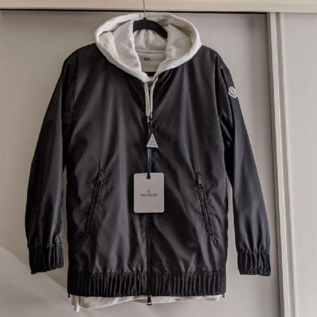 新品　MONCLER　ブルゾン