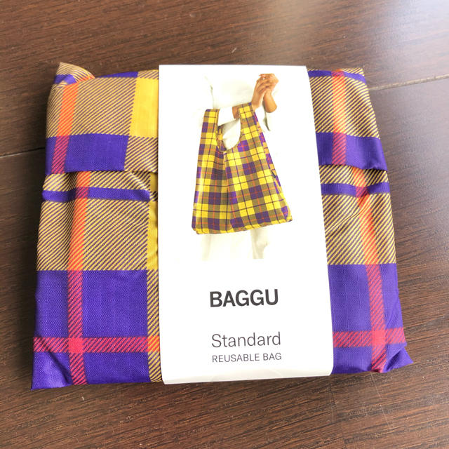 BEAMS(ビームス)の新品未使用　大人気　baggu エコバッグ　タータンチェック　チェック レディースのバッグ(エコバッグ)の商品写真