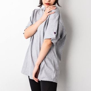 チャンピオン(Champion)の新品☆Champion Tシャツ　グレー　Sサイズ(Tシャツ(半袖/袖なし))