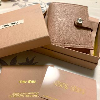 ミュウミュウ(miumiu)の⭐︎miumiu 二つ折り財布⭐︎美品(財布)