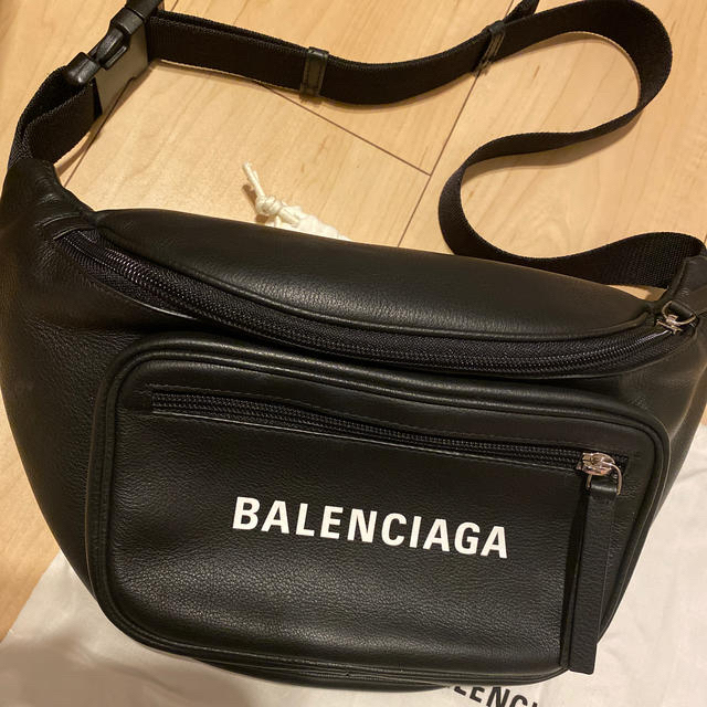 Balenciaga(バレンシアガ)のバレンシアガ　ボディバック　新品未使用　正規品　★ メンズのバッグ(ボディーバッグ)の商品写真