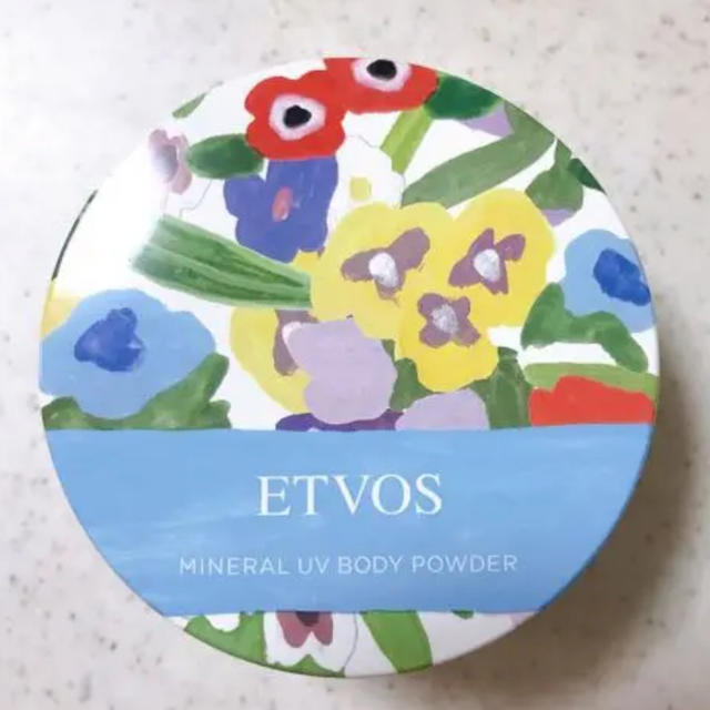 ETVOS(エトヴォス)のETVOS ミネラルUVボディーパウダー コスメ/美容のボディケア(ボディパウダー)の商品写真