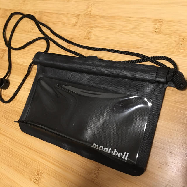 mont bell(モンベル)の週末値下　モンベル mont-bell O.D.ワレット M 防水スマホケース スポーツ/アウトドアのアウトドア(その他)の商品写真