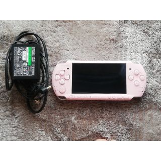 プレイステーションポータブル(PlayStation Portable)のPSP3000　ピンク(携帯用ゲーム機本体)