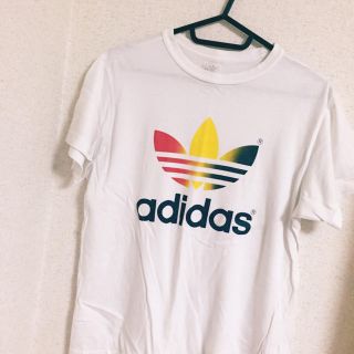 アディダス(adidas)のadidas Tシャツ(Tシャツ/カットソー(半袖/袖なし))