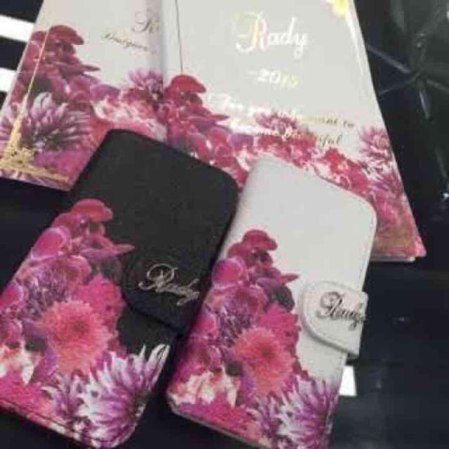 Rady(レディー)のにゃん 様.専用出品✩Rady♡リゾフラ スマホ/家電/カメラのスマホアクセサリー(モバイルケース/カバー)の商品写真