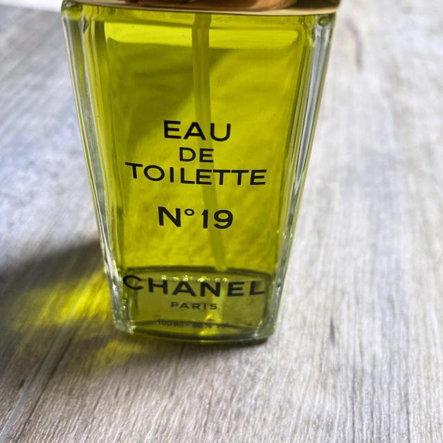 CHANEL(シャネル)のCHANEL 香水　NO19 コスメ/美容の香水(香水(女性用))の商品写真