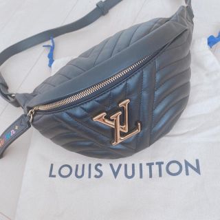 ルイヴィトン(LOUIS VUITTON)の【専用】LOUIS VUITTON ニューウェーブ バムバッグ(ボディバッグ/ウエストポーチ)