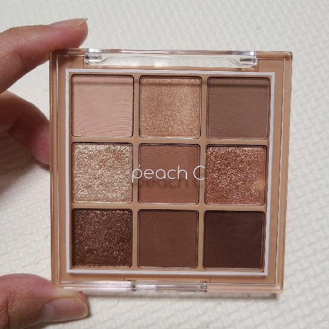 3ce(スリーシーイー)の【お値下げしました！！】peach c アイシャドウ　soft brown コスメ/美容のベースメイク/化粧品(アイシャドウ)の商品写真