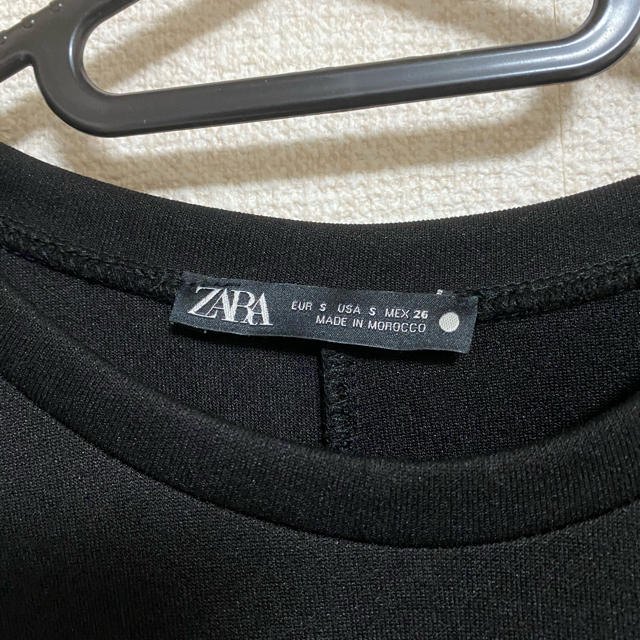 ZARA(ザラ)のZARA 新品　ワンピース　裾フリル レディースのワンピース(ひざ丈ワンピース)の商品写真