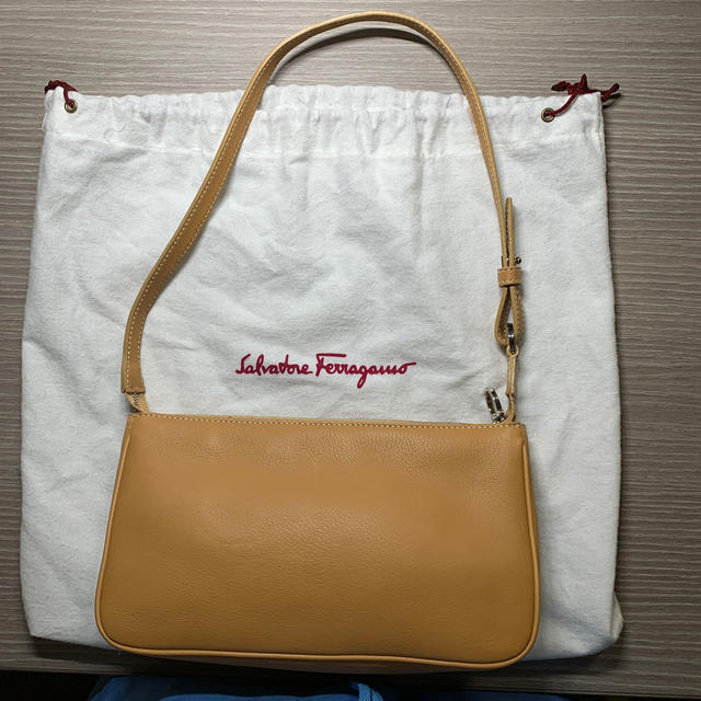 Salvatore Ferragamo(サルヴァトーレフェラガモ)のイーサン様専用 レディースのバッグ(ハンドバッグ)の商品写真