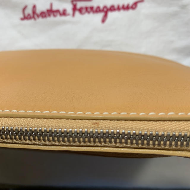 Salvatore Ferragamo(サルヴァトーレフェラガモ)のイーサン様専用 レディースのバッグ(ハンドバッグ)の商品写真