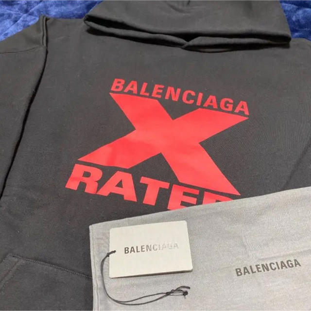 BALENCIAGA ブラックスウェットパーカー