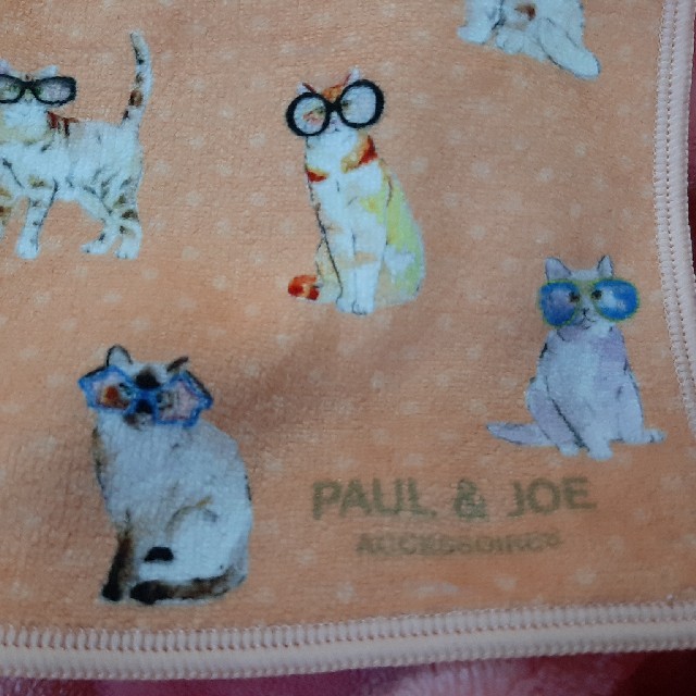 PAUL & JOE(ポールアンドジョー)のポールアンドジョー 新品マイクロファイバーハンカチ 新作 メガネ猫 レディースのファッション小物(ハンカチ)の商品写真