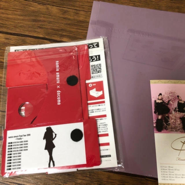 安室奈美恵　ツアーパンフレット　未開封品 エンタメ/ホビーのタレントグッズ(ミュージシャン)の商品写真