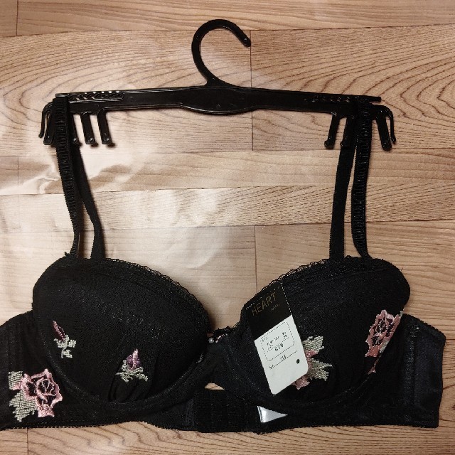 のりこさま専用バラ刺繍入りブラジャー B75 レディースの下着/アンダーウェア(ブラ)の商品写真