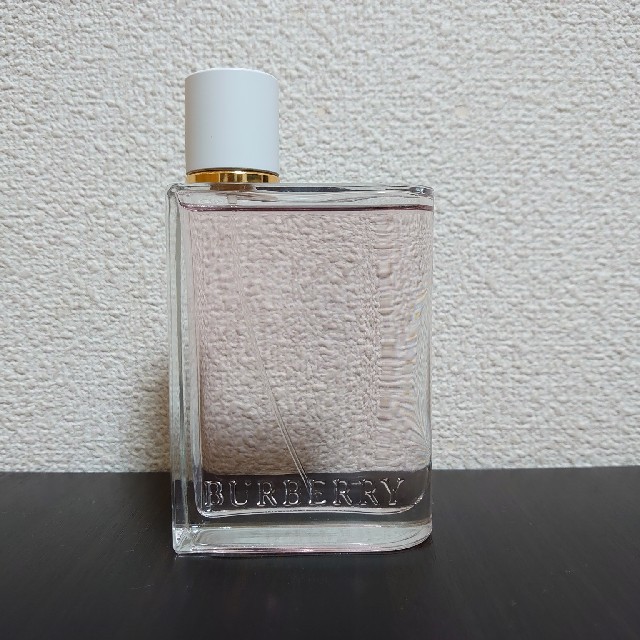 BURBERRY(バーバリー)の★週末だけ値下げ★BURBERRY　香水　her (ハー)ブロッサム100ml コスメ/美容の香水(香水(女性用))の商品写真