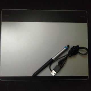 ワコム(Wacom)のWACOM ペンタブレット intuos Mサイズ(PC周辺機器)