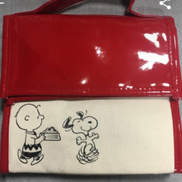 SNOOPY(スヌーピー)の雑誌付録　スヌーピーハウス　保冷バッグ インテリア/住まい/日用品のキッチン/食器(弁当用品)の商品写真