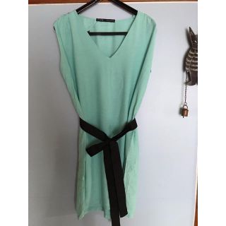 ザラ(ZARA)のワンピース　ZARA BASIC(ひざ丈ワンピース)