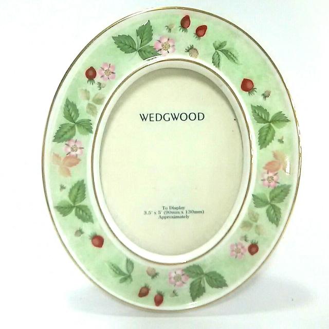 WEDGWOOD(ウェッジウッド)のウェッジウッド 小物 3.5×5 写真立て/花柄 レディースのファッション小物(その他)の商品写真