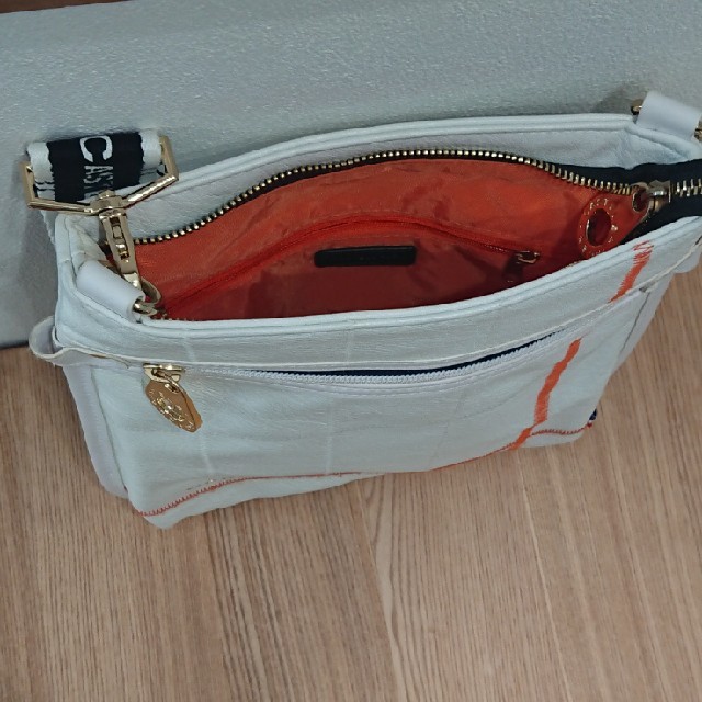 CASTELBAJAC(カステルバジャック)のカステルバジャック ショルダーバッグ  ホワイト メンズのバッグ(ショルダーバッグ)の商品写真