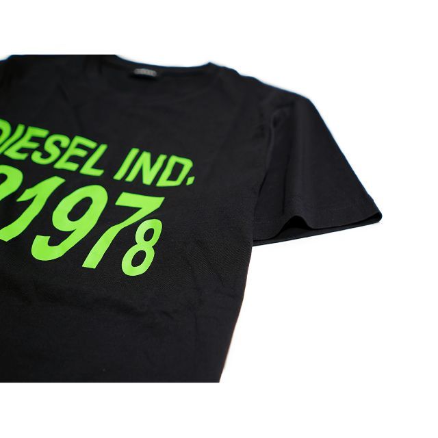 DIESEL(ディーゼル)のディーゼル ★ XS スリムフィット グラフィック ロゴ タイト Tシャツ メンズのトップス(Tシャツ/カットソー(半袖/袖なし))の商品写真