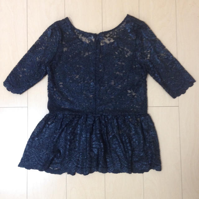 ZARA(ザラ)のZARA レースヘプラムトップス☆ レディースのトップス(シャツ/ブラウス(長袖/七分))の商品写真