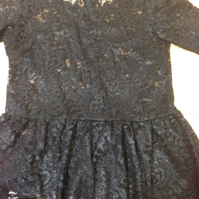 ZARA(ザラ)のZARA レースヘプラムトップス☆ レディースのトップス(シャツ/ブラウス(長袖/七分))の商品写真